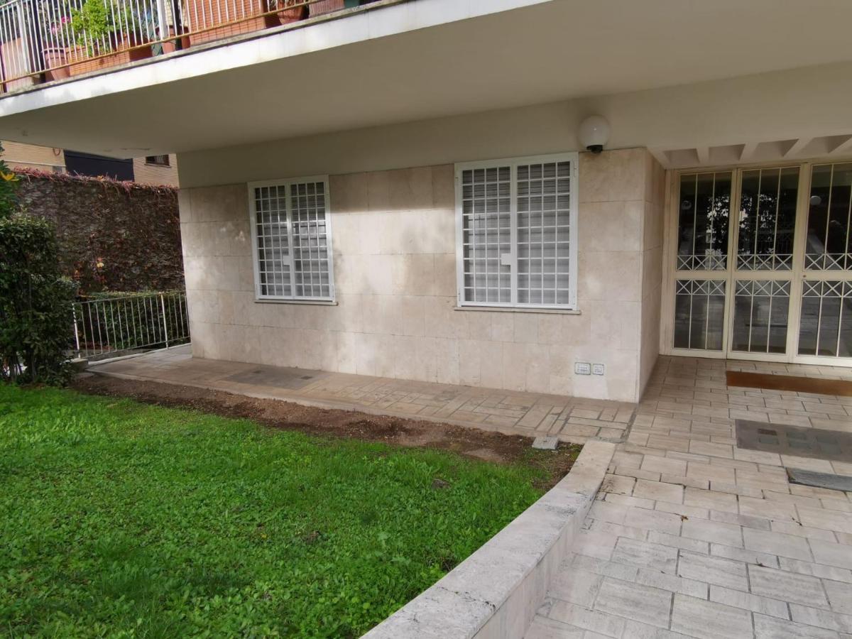 Domus B Corso Francia Apartment โรม ภายนอก รูปภาพ